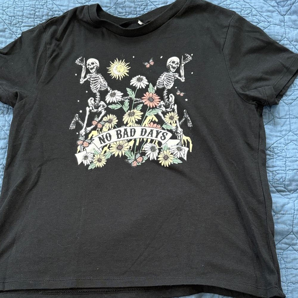 Black Graphic Woman’s  cropped T-Shirt